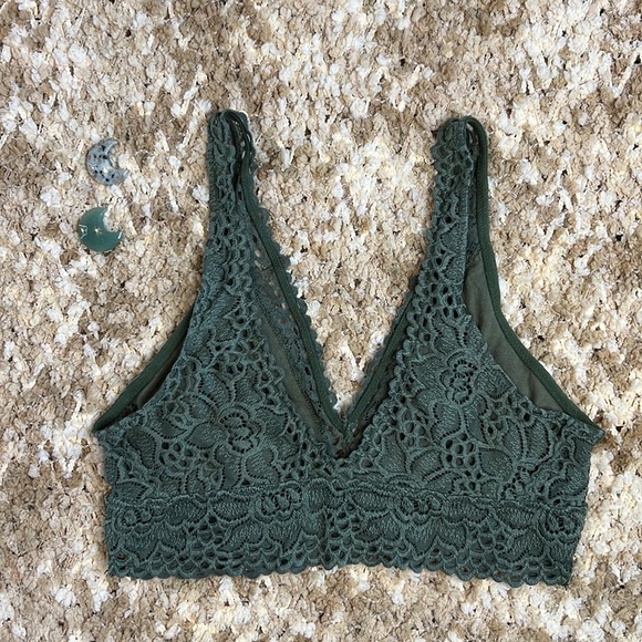 Aerie Laced Bralette, Green, Size Medium, No cups, V-Line Design, Comfy bra fit - Picture 2 of 8